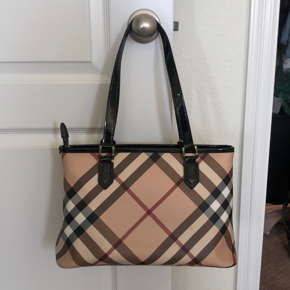 Burberry purse